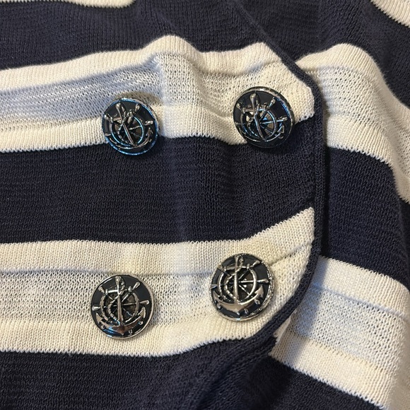 Blazer - Picture 3 of 4